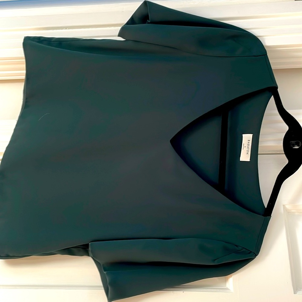 Like new a baton crop shirt